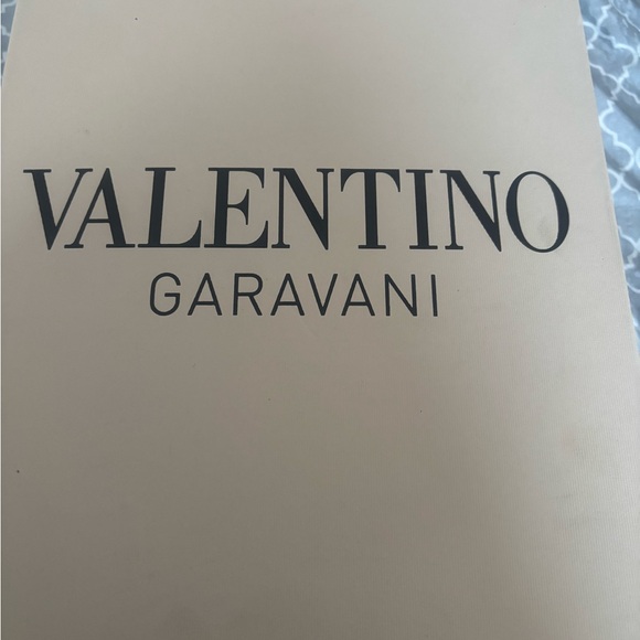 Valentino Garavani Beige Box - Picture 3 of 4